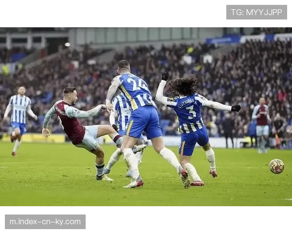 伯恩利足总杯爆冷被曼斯菲尔德淘汰 英超球队再遭低级别联赛羞辱 伯恩利足总杯爆冷被曼斯菲尔德淘汰 英超球队再遭低级别联赛羞辱